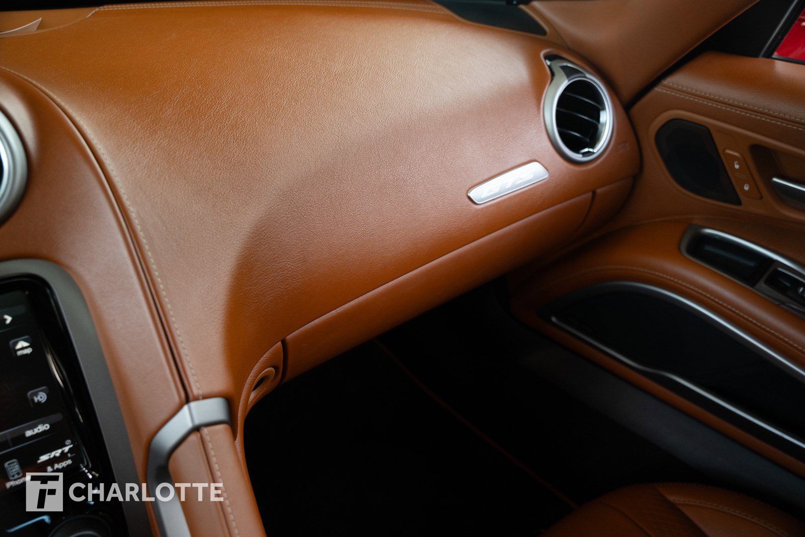 Used 2013 SRT Viper GTS w/ GTS Laguna Interior Pkg image 32