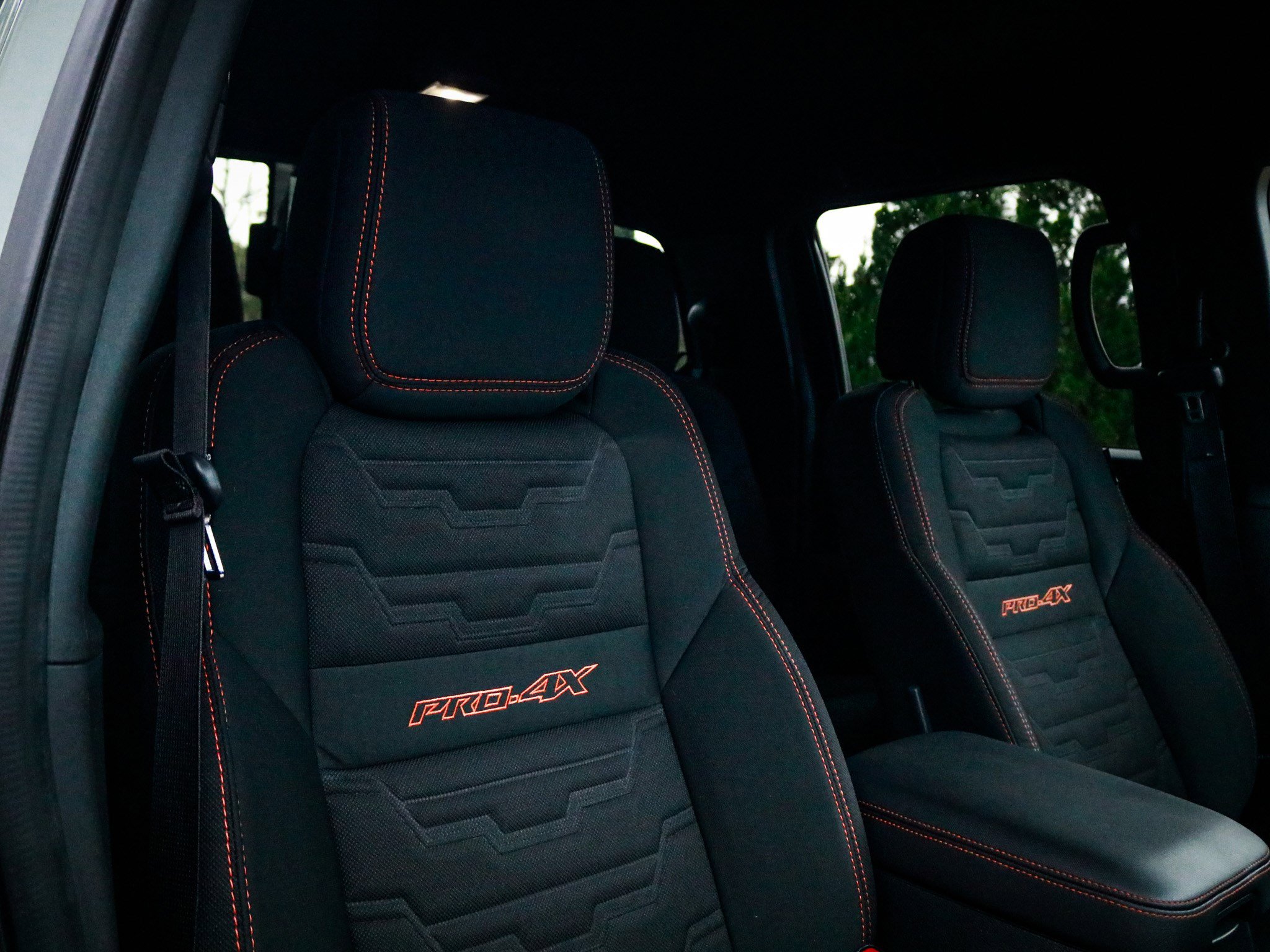 Used 2023 Nissan Frontier PRO-4X w/ Technology Package AWD/4WD image 32