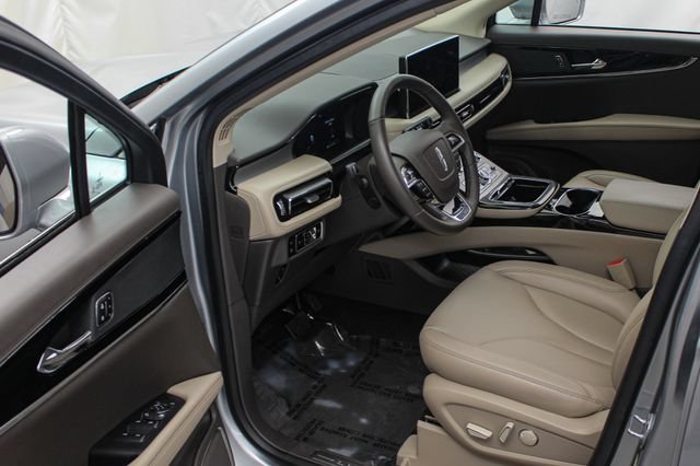 Used 2023 Lincoln Nautilus AWD w/ Premium Package image 15
