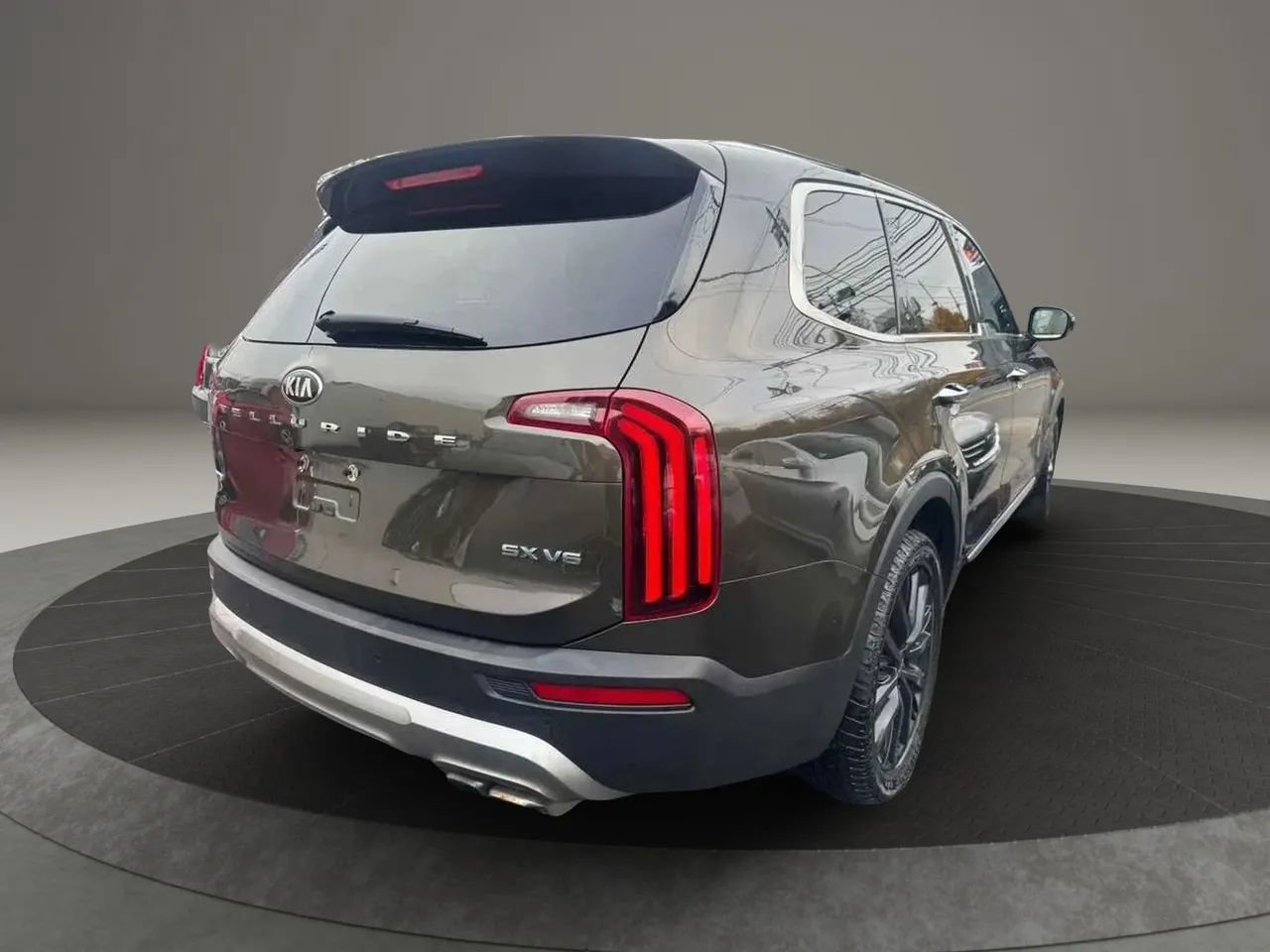 Used 2020 Kia Telluride SX w/ SX Prestige Package image 5