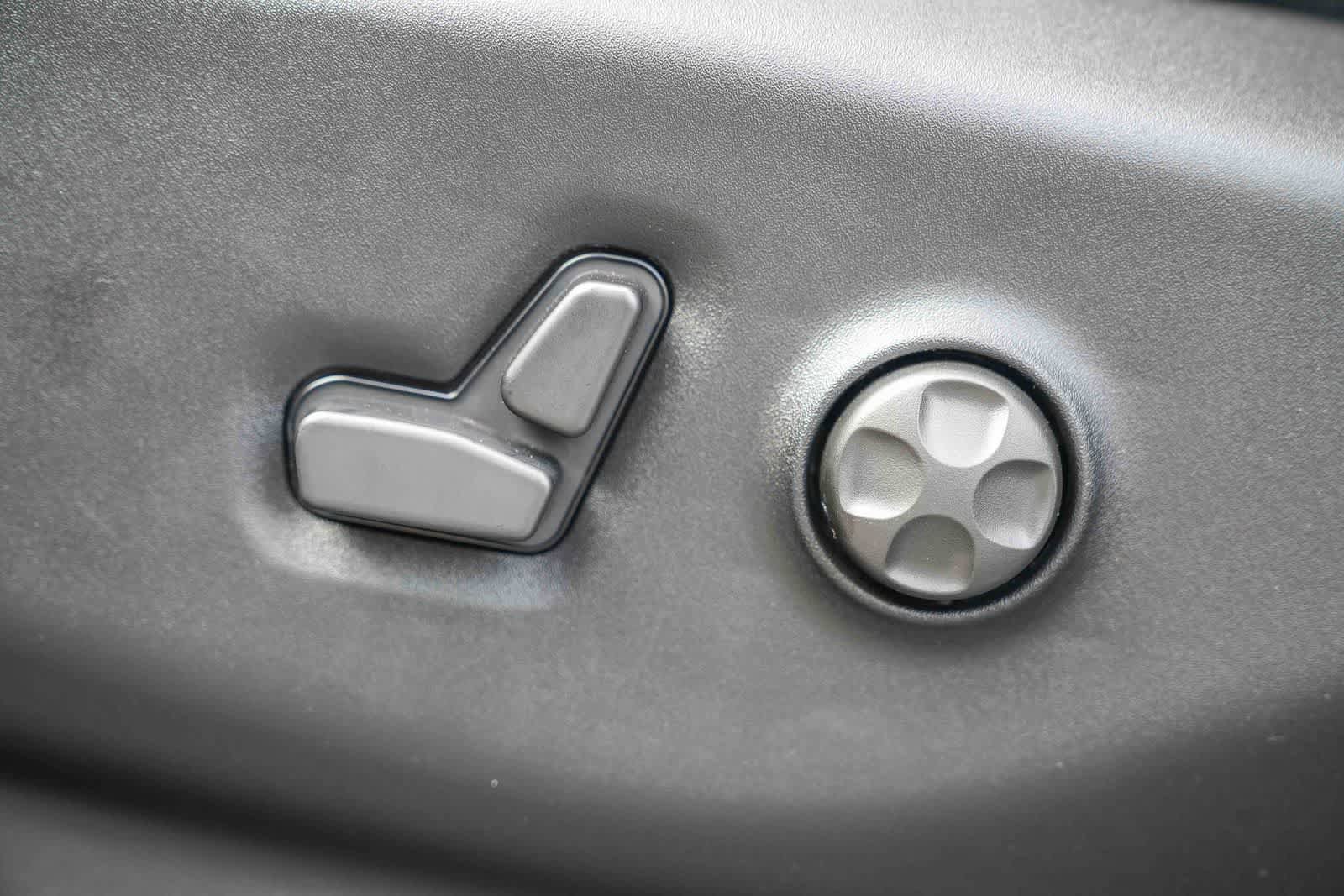 New 2026 Chrysler Pacifica Select FWD image 22