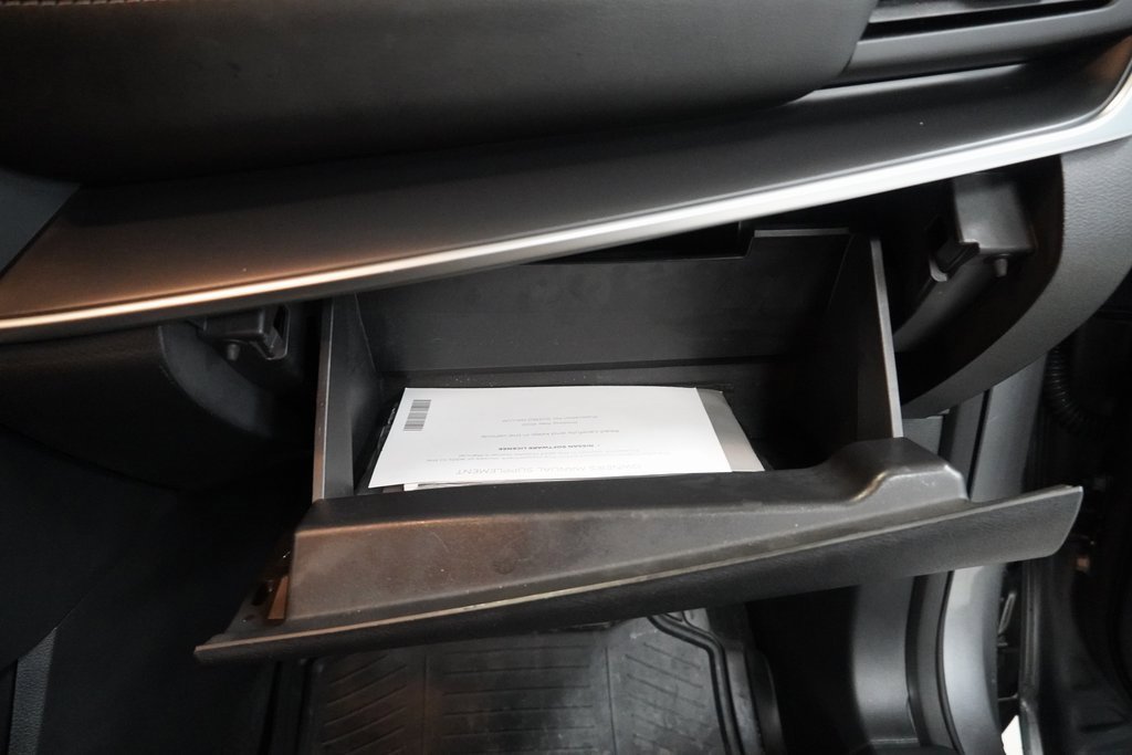 Used 2023 Nissan Rogue S image 34