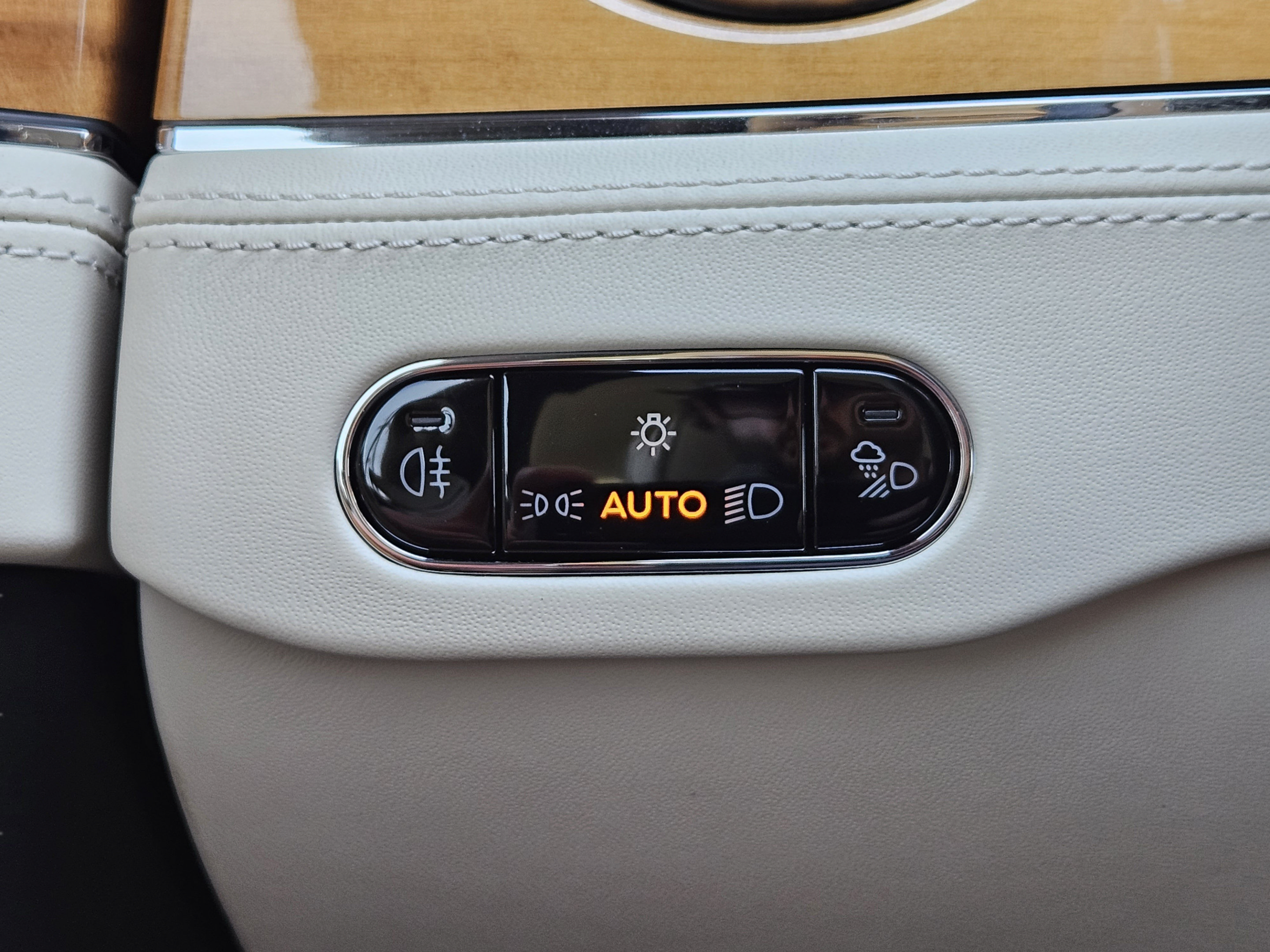 Used 2023 Bentley Continental GT V8 AWD/4WD image 20