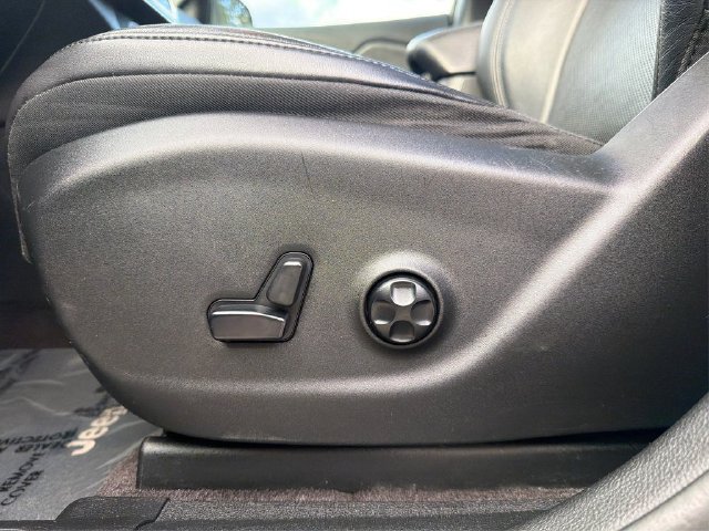 Used 2019 Jeep Cherokee Limited AWD/4WD image 17