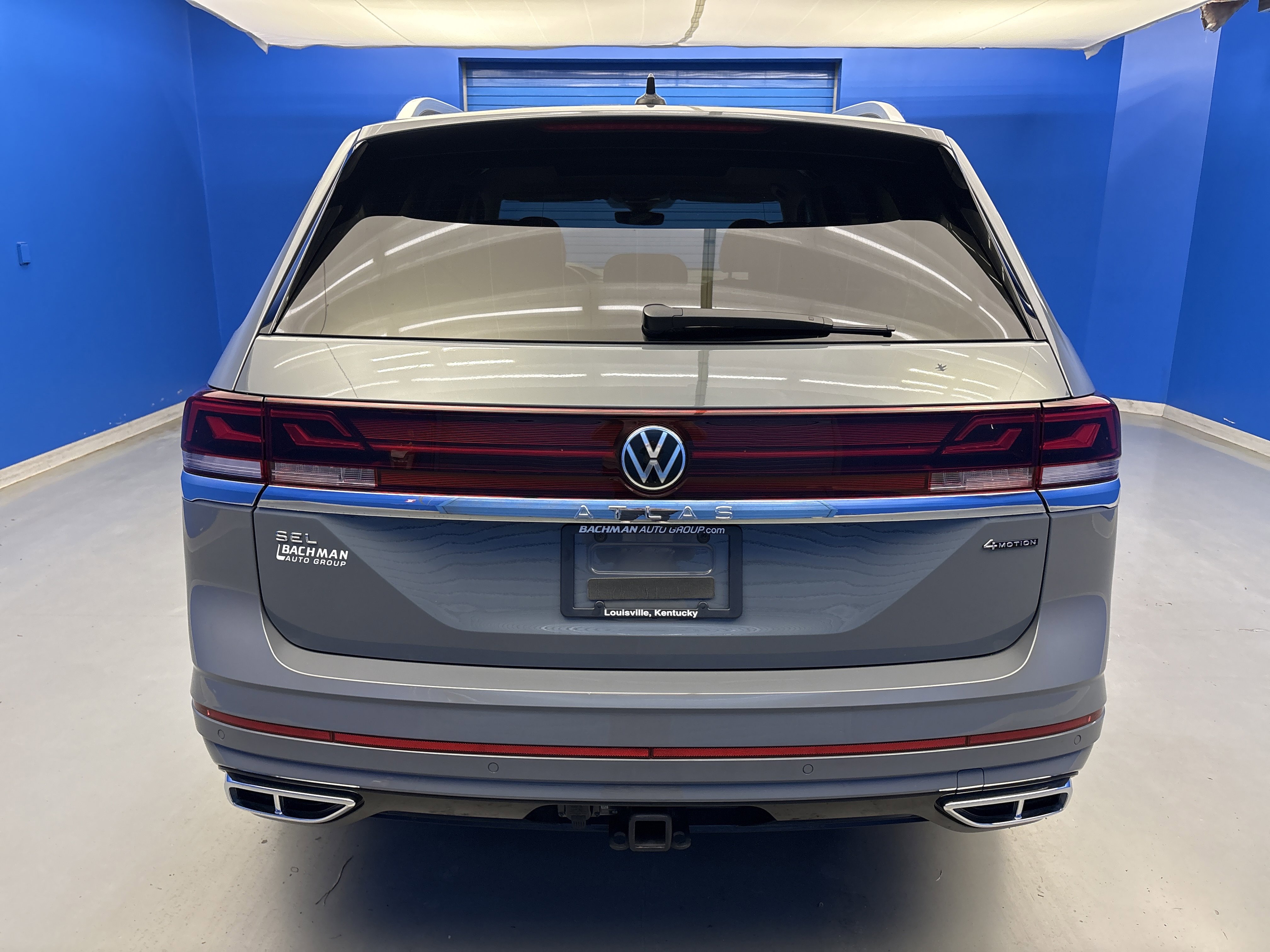 Used 2025 Volkswagen Atlas SEL Premium R-Line AWD/4WD image 6