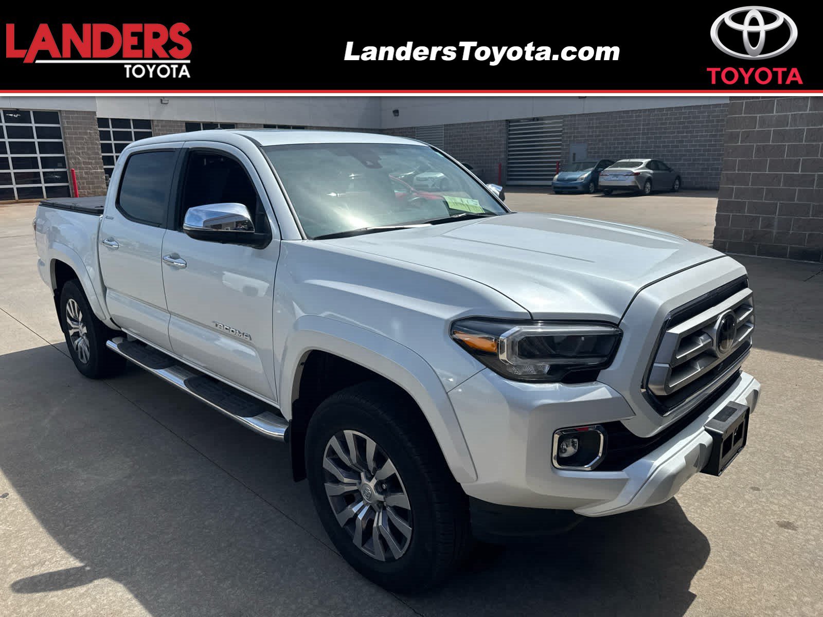 Used 2023 Toyota Tacoma Limited AWD/4WD image 1