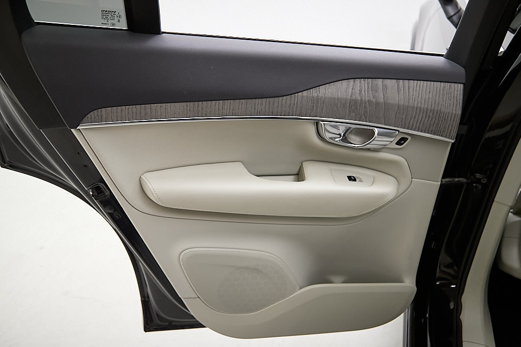 Certified 2023 Volvo XC90 B6 Plus w/ Protection Package AWD/4WD image 19