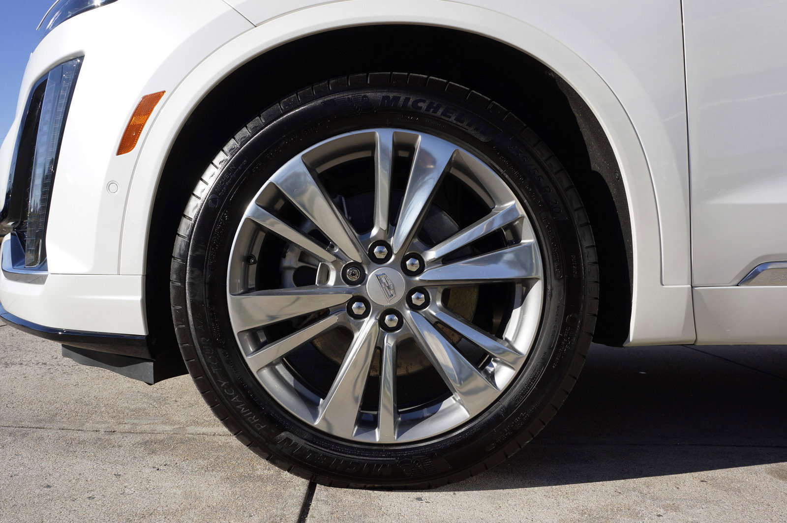 Used 2024 Cadillac XT6 Premium Luxury w/ Technology Package image 16