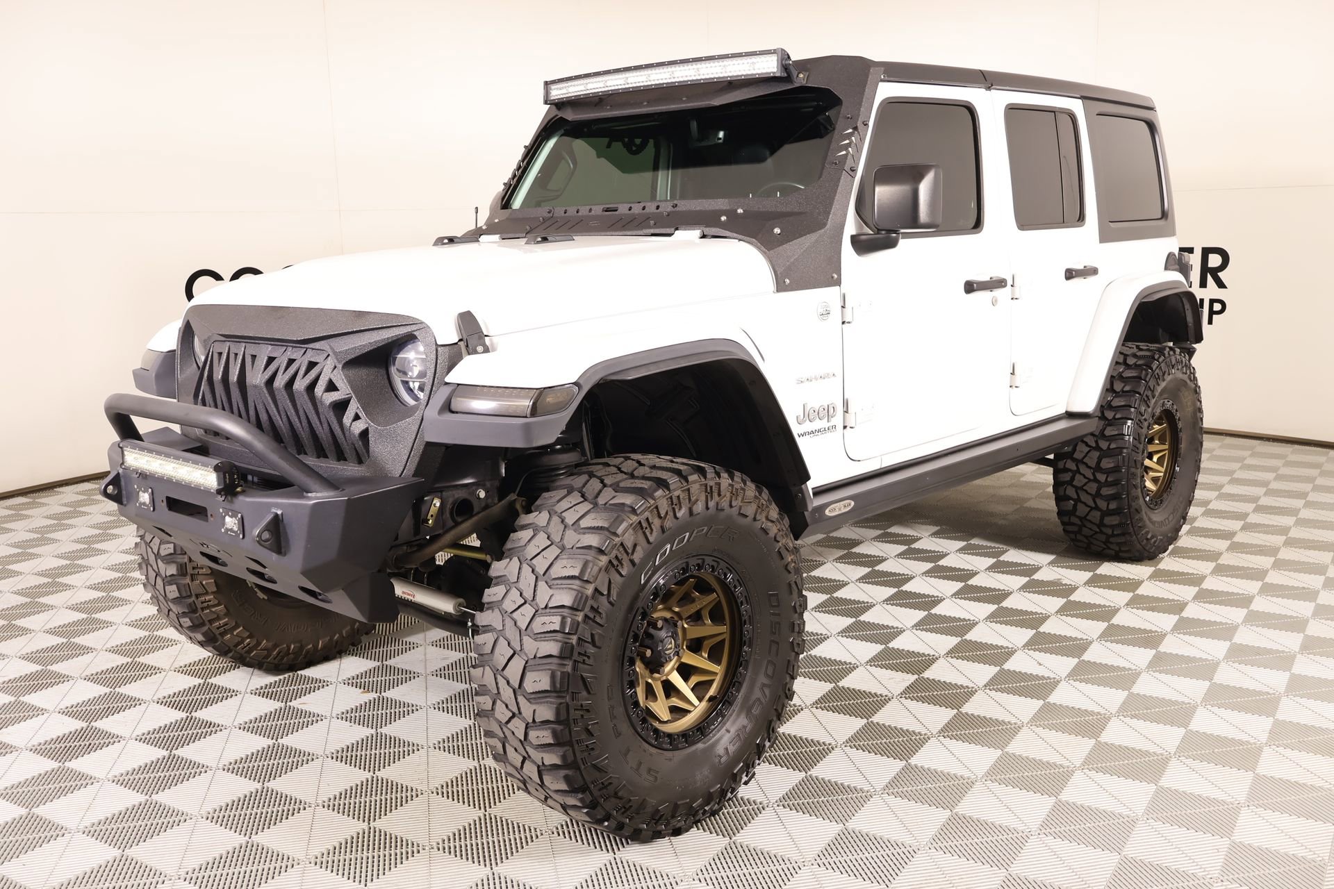 Used 2020 Jeep Wrangler Unlimited Sahara image 10