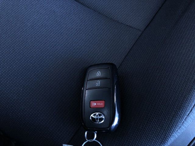 Used 2025 Toyota Corolla Cross LE image 24