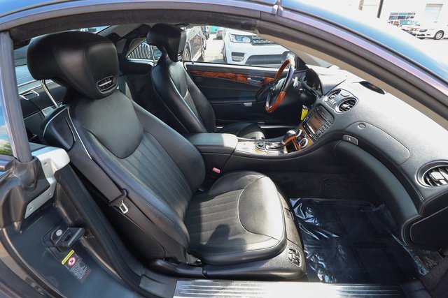 Used 2011 Mercedes-Benz SL 550 image 32