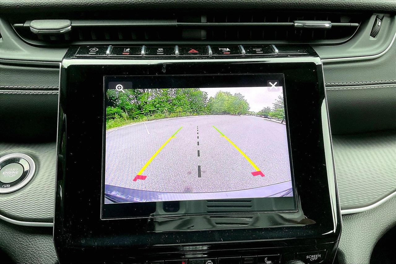 Certified 2023 Jeep Grand Cherokee Altitude AWD/4WD image 14