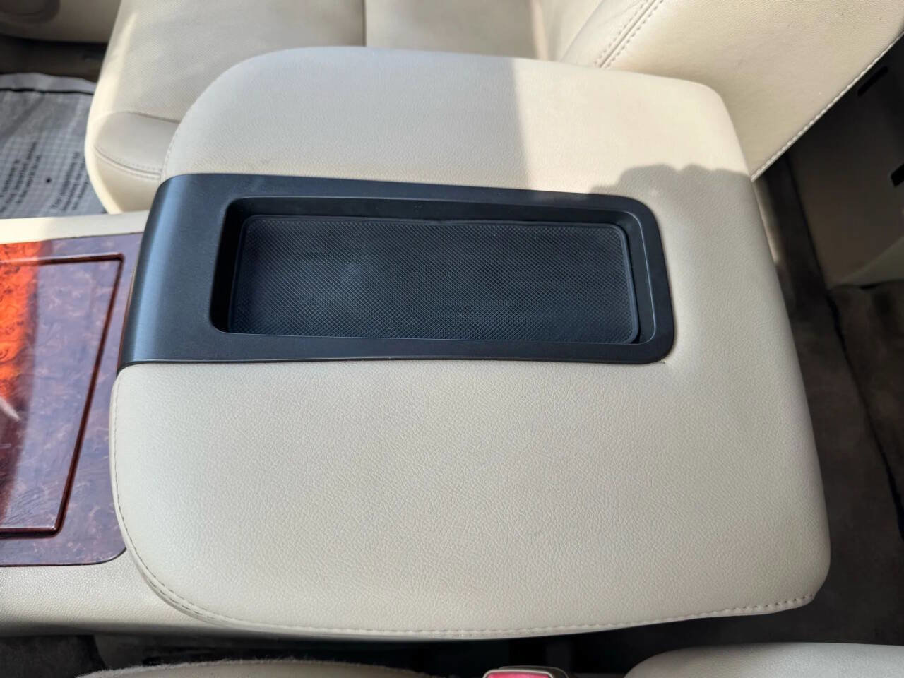 Used 2011 Chevrolet Tahoe LTZ AWD/4WD image 24