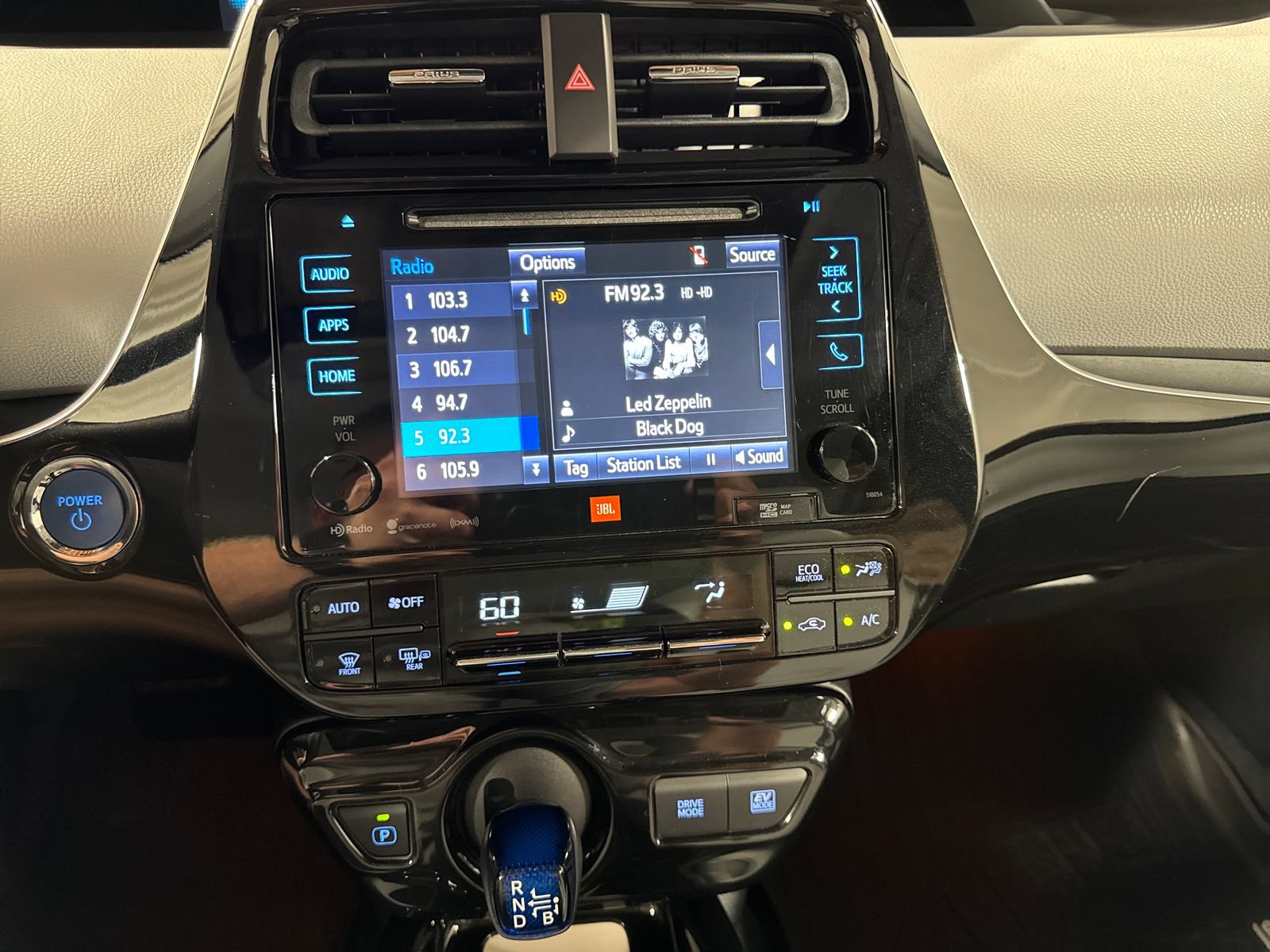 Used 2016 Toyota Prius FWD image 32