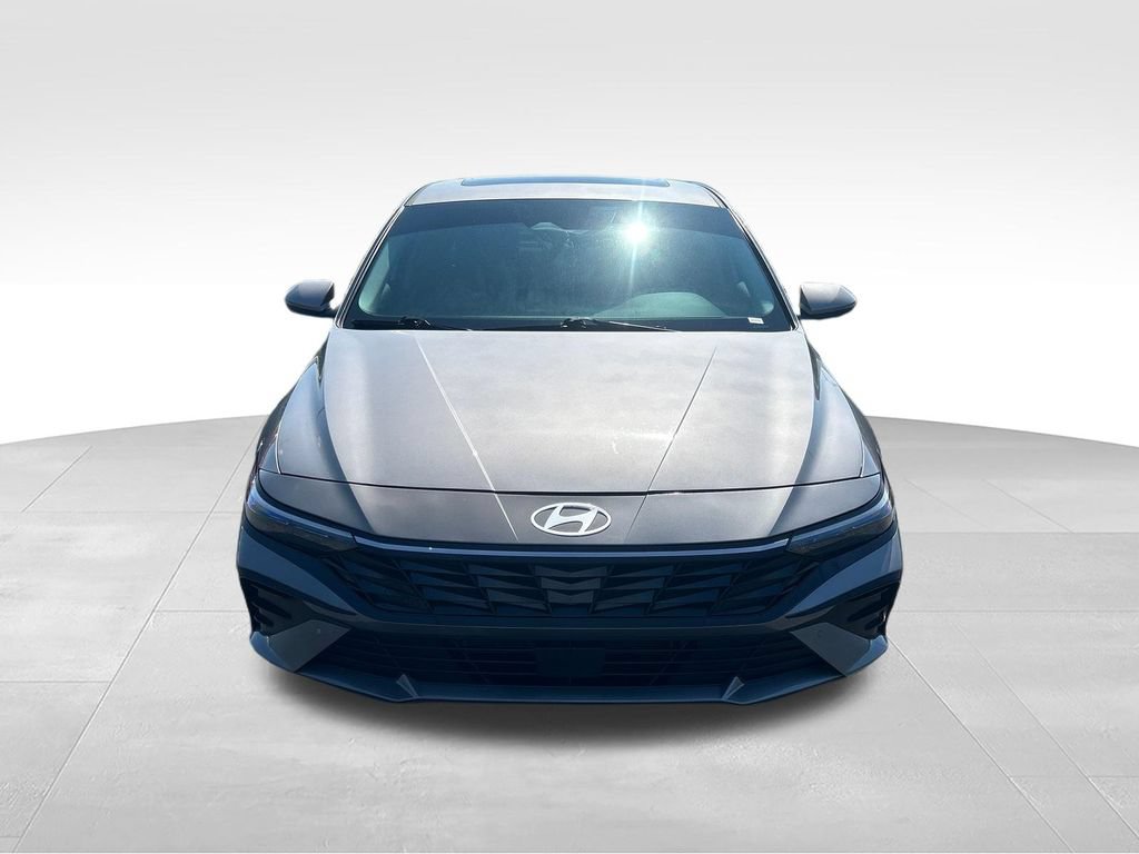 Used 2024 Hyundai Elantra Limited FWD image 8