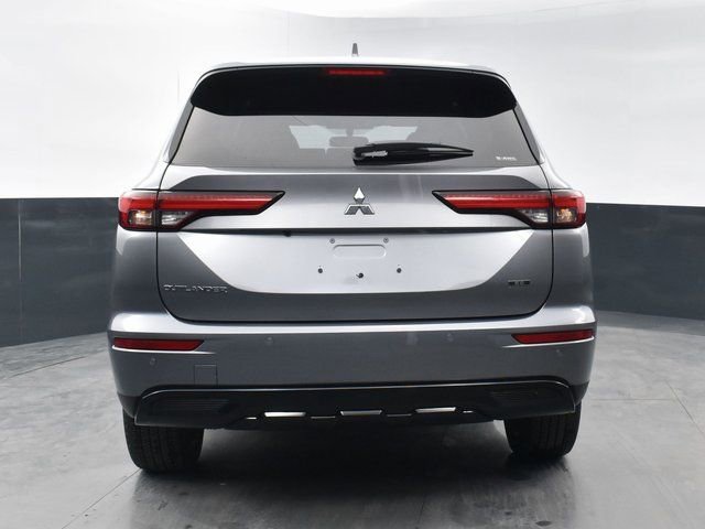 Used 2023 Mitsubishi Outlander SE Black Edition AWD/4WD image 6