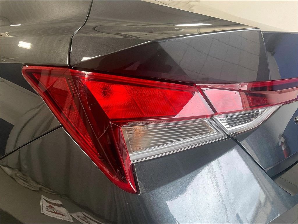 Used 2023 Hyundai Elantra SEL FWD image 33