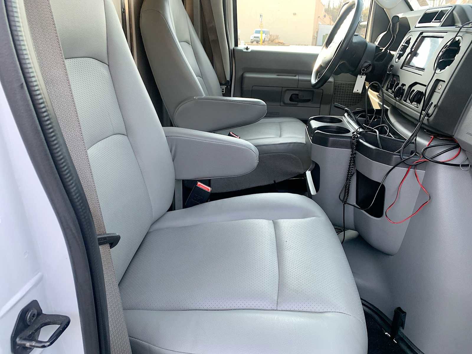 Used 2017 Ford E-450 and Econoline 450 Super Duty w/ Power Windows & Locks Group RWD image 21