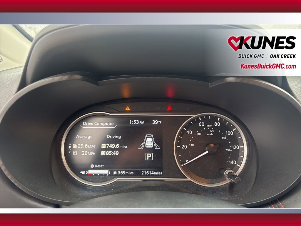 Used 2024 Nissan Versa SR image 10