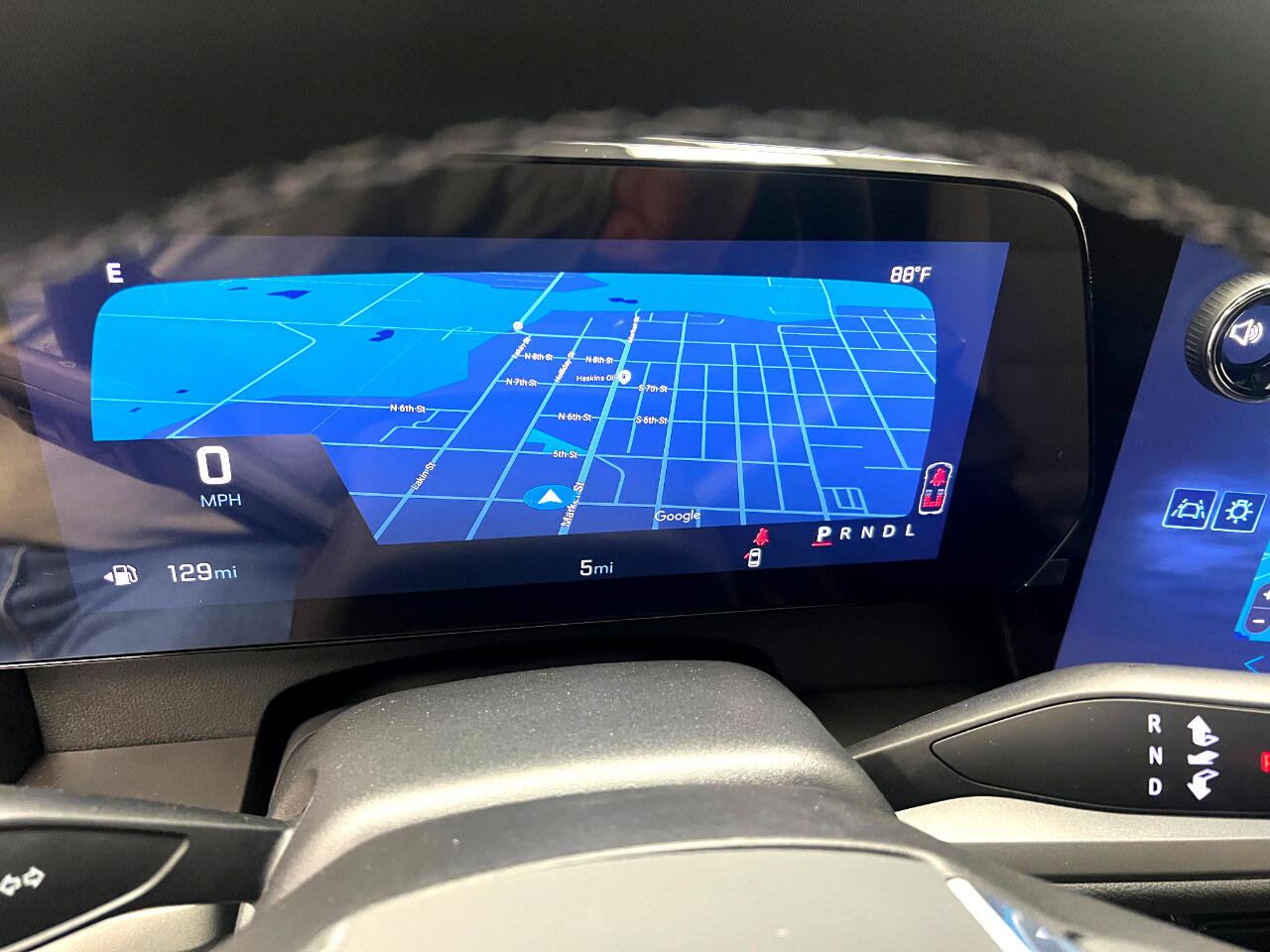 New 2025 Chevrolet Traverse LT image 38
