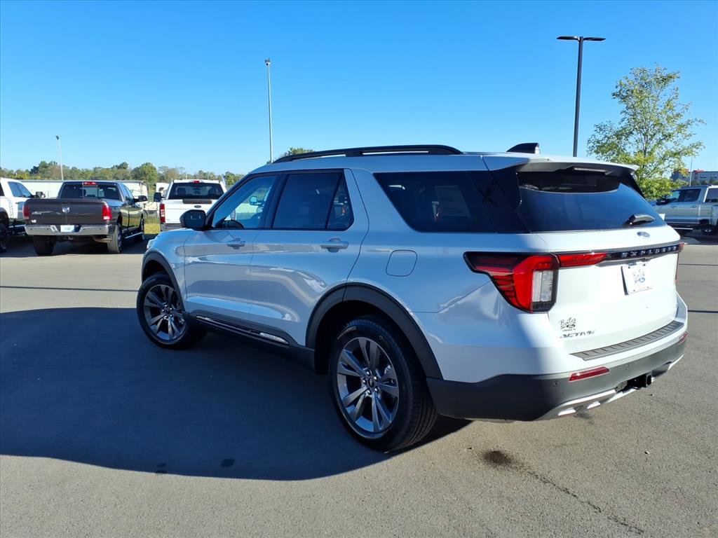 New 2026 Ford Explorer Active image 5