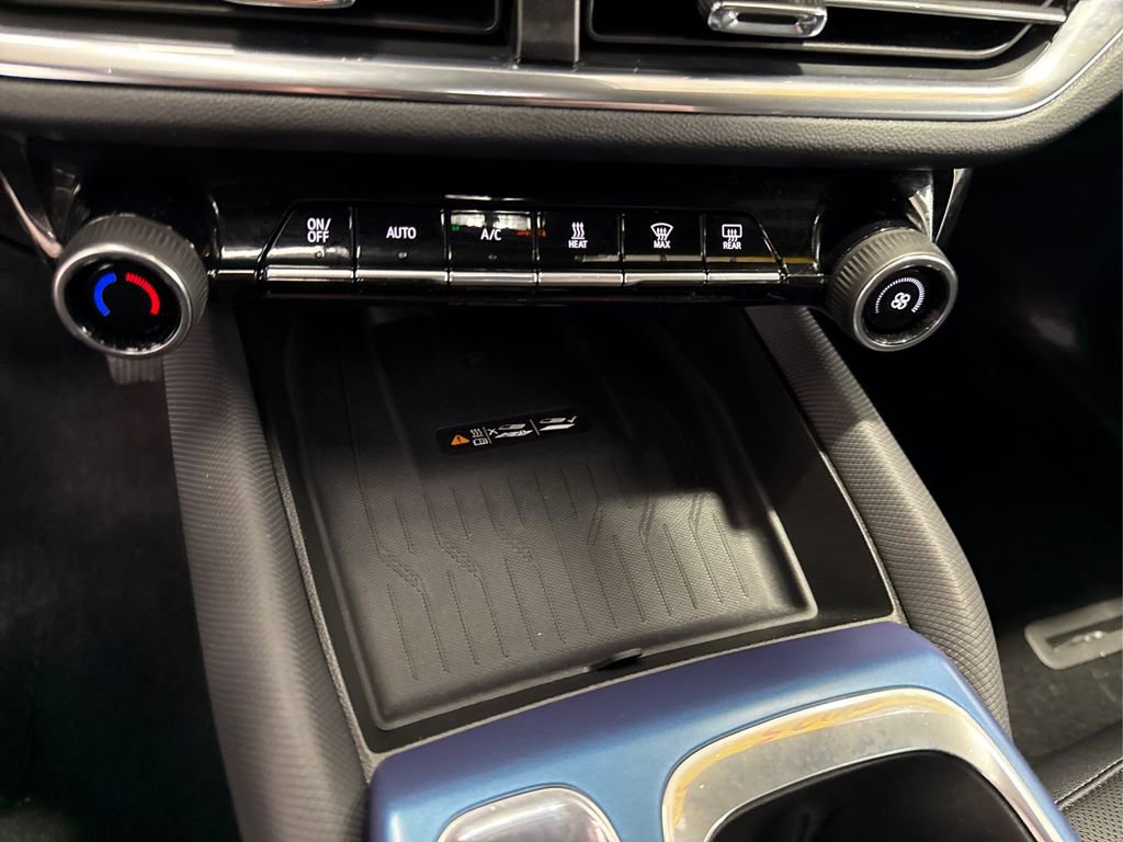 Used 2025 Chevrolet Equinox EV LT image 40