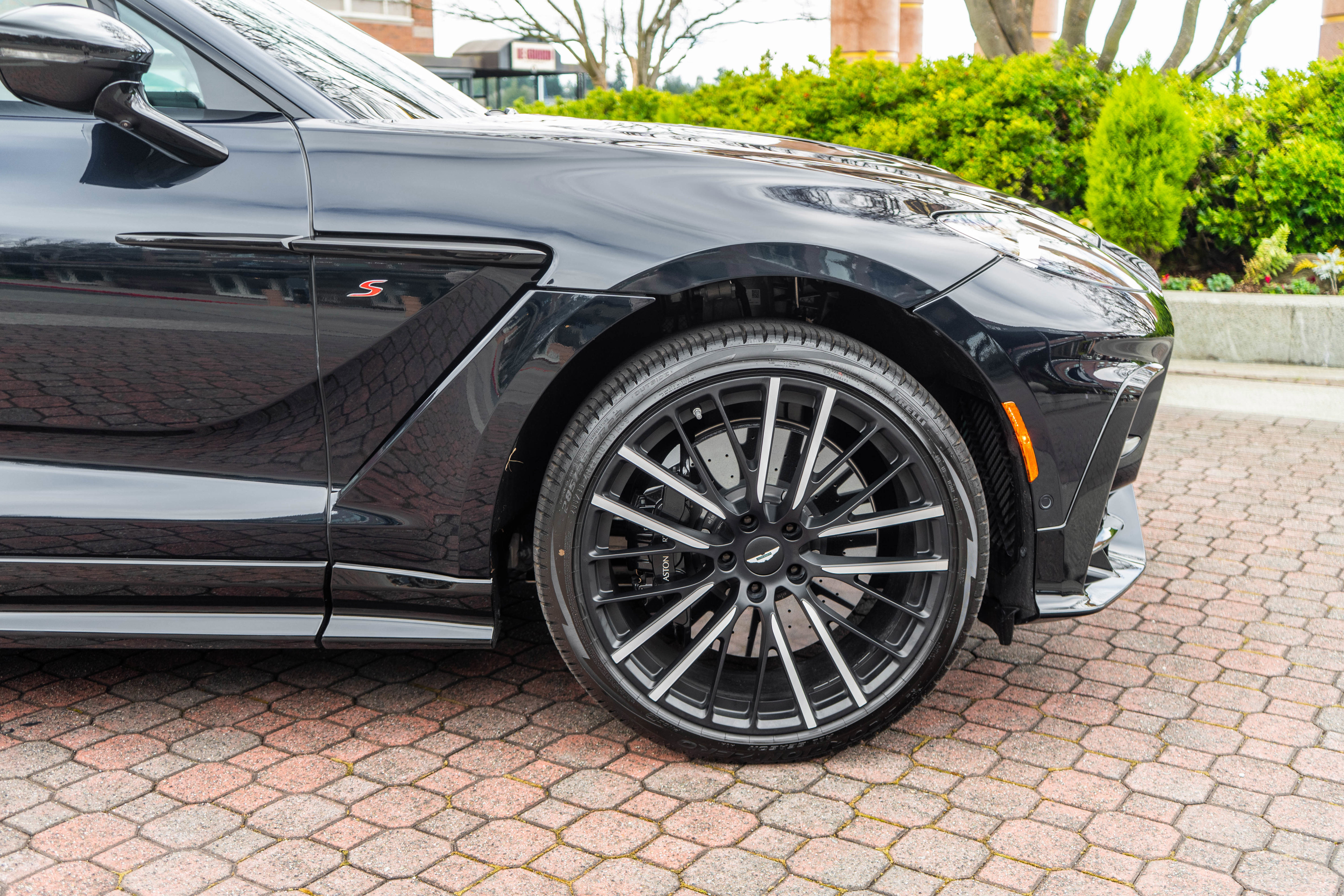 New 2026 Aston Martin DBX S image 4