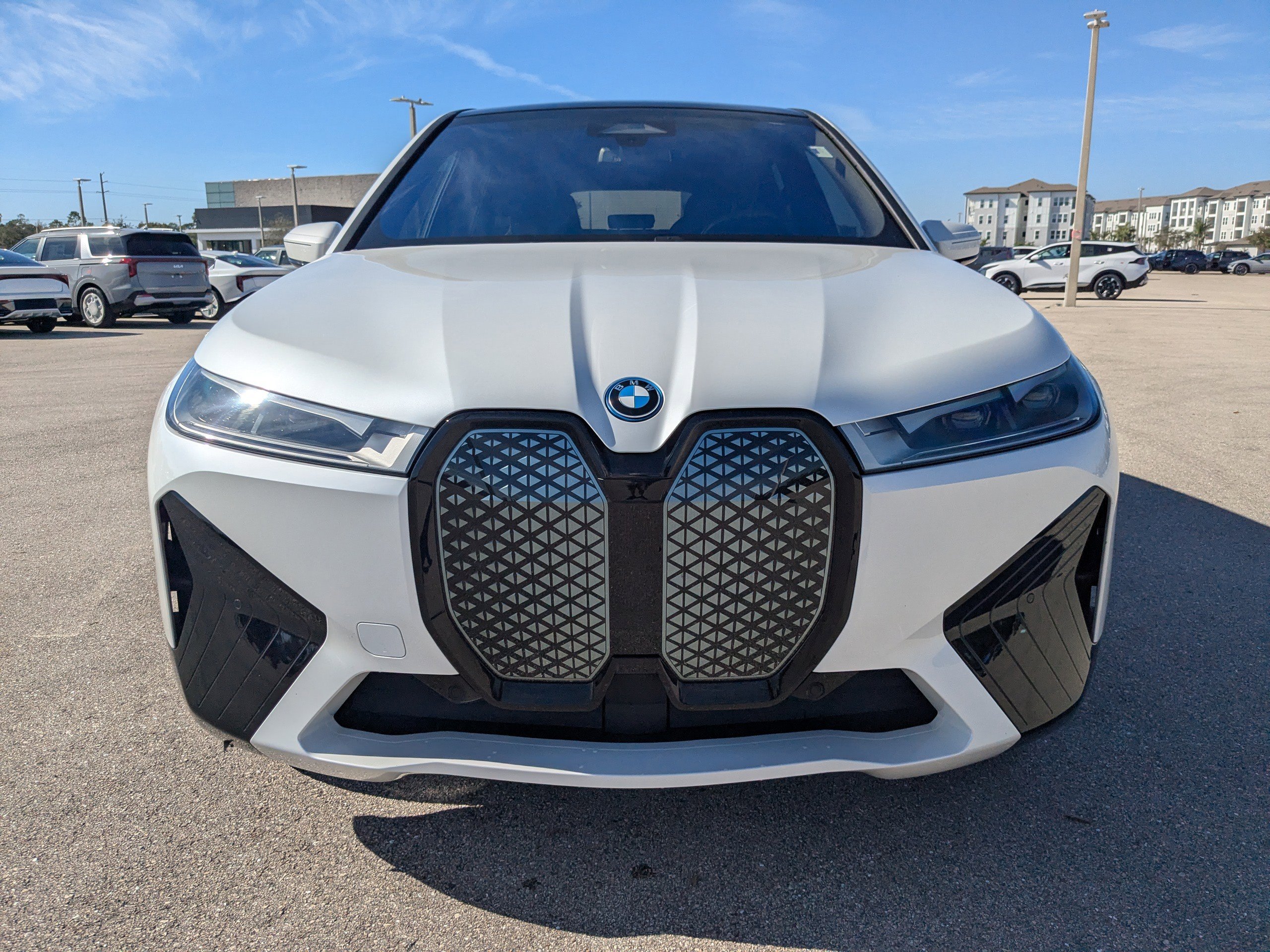 Used 2023 BMW iX xDrive50 w/ Sport Package image 3