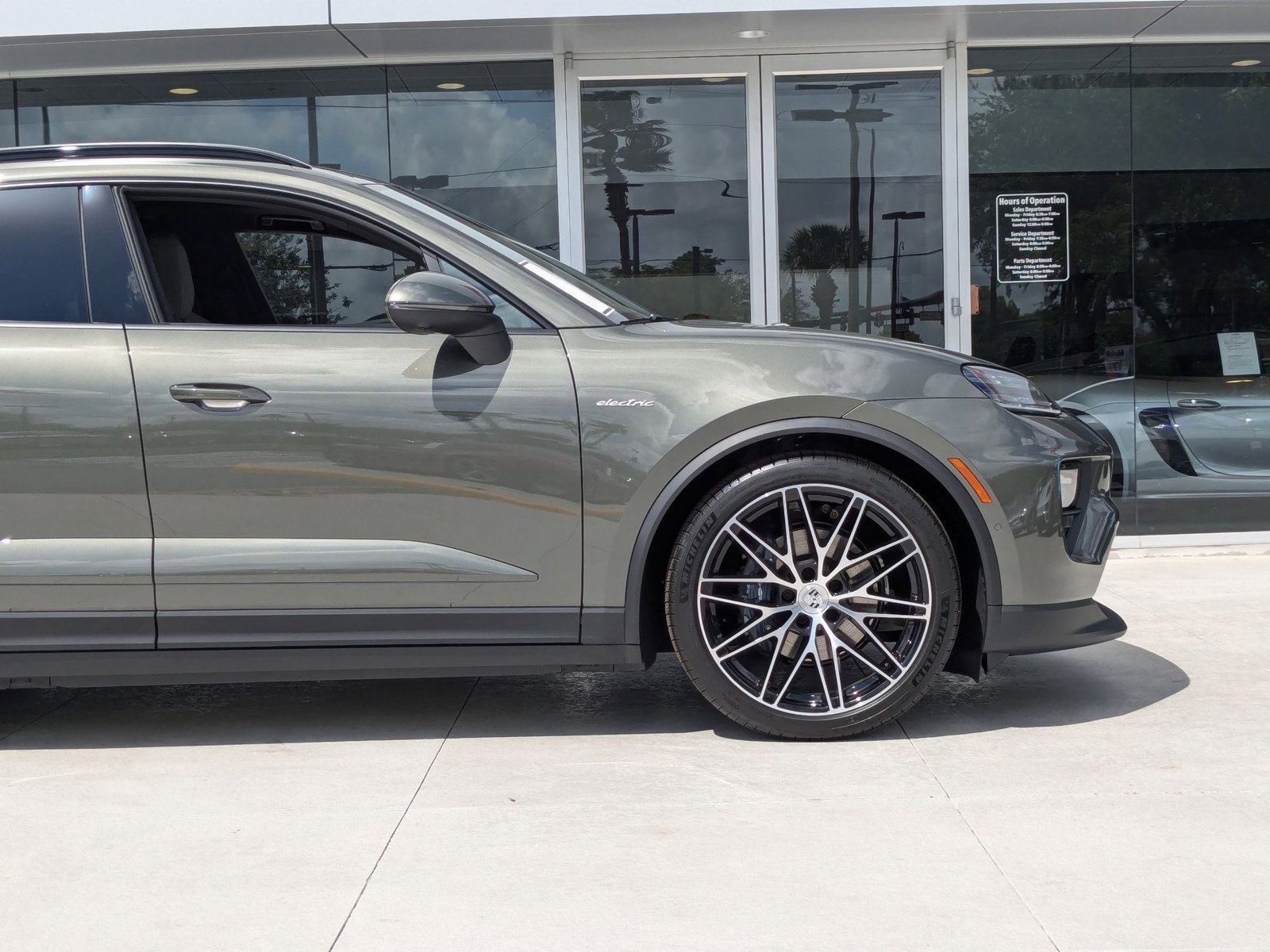 New 2025 Porsche Macan Electric image 11