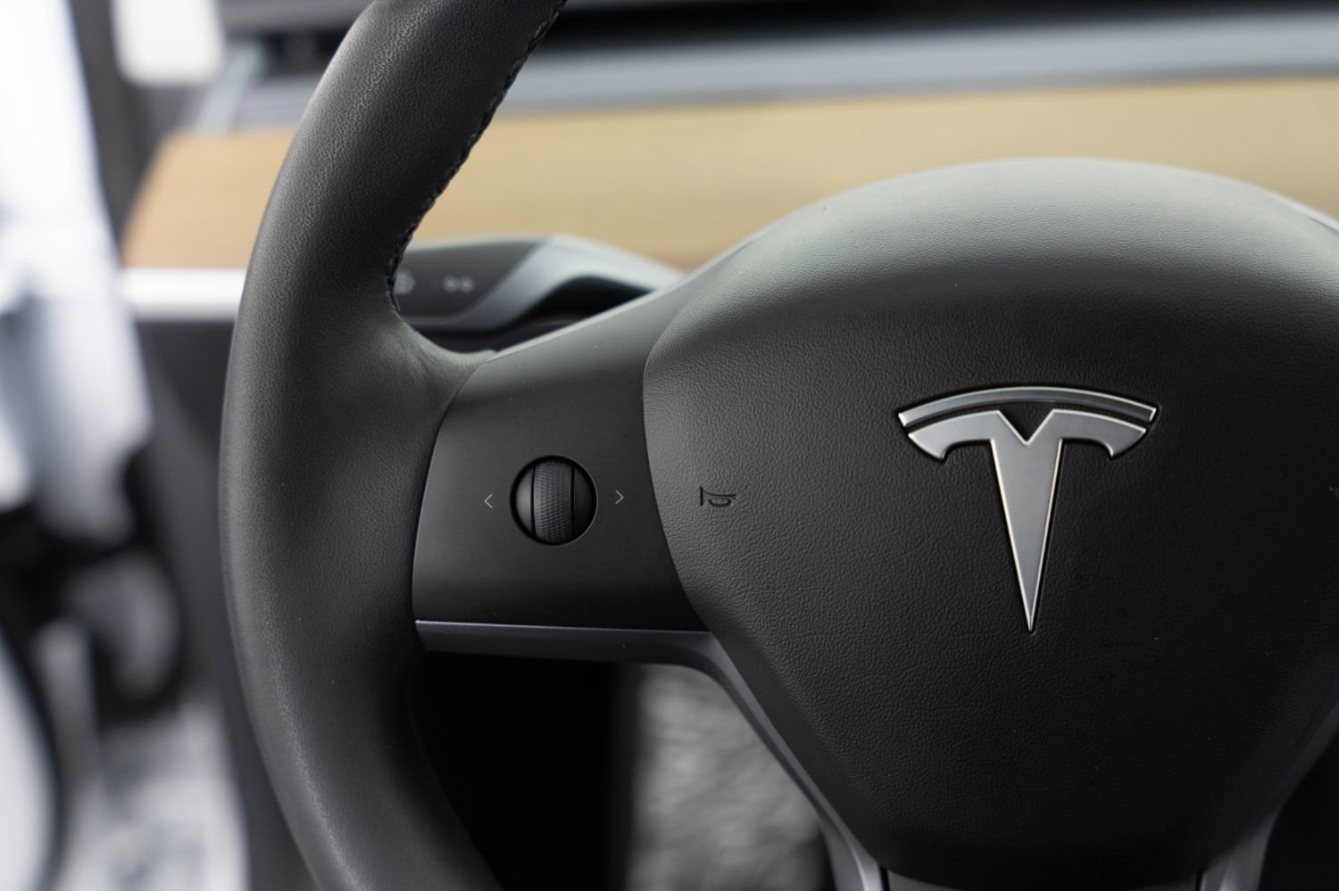Used 2019 Tesla Model 3 Long Range RWD image 31