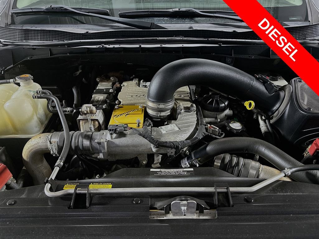 Used 2017 Nissan Titan SV image 27