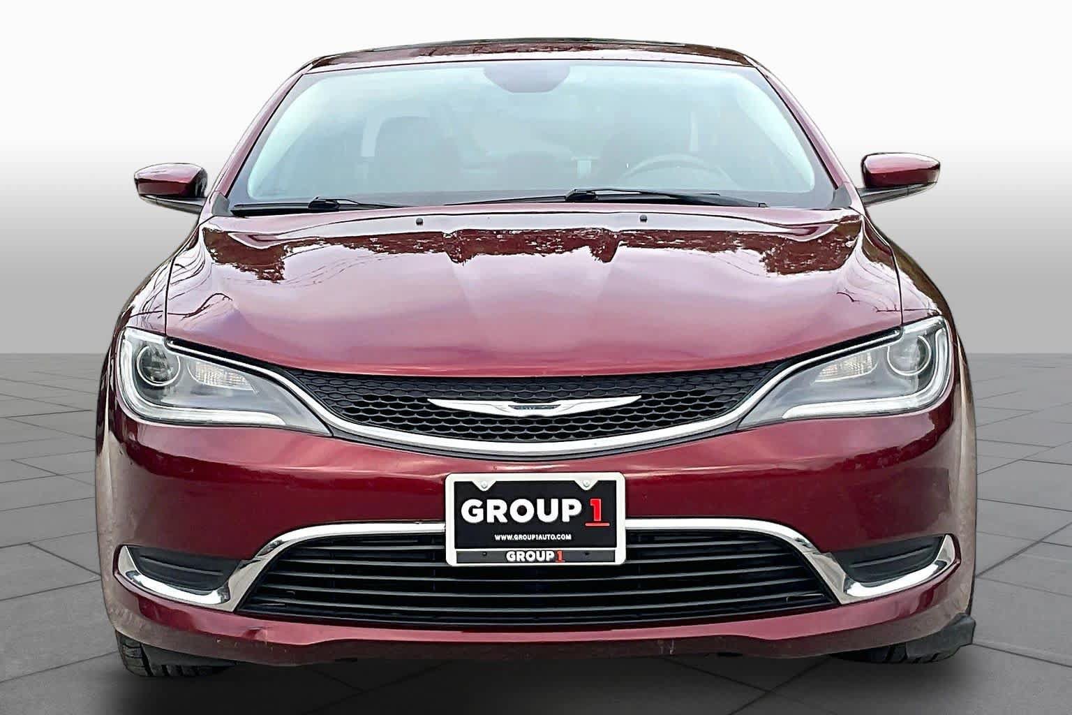 Used 2015 Chrysler 200 Limited w/ Convenience Group FWD image 4