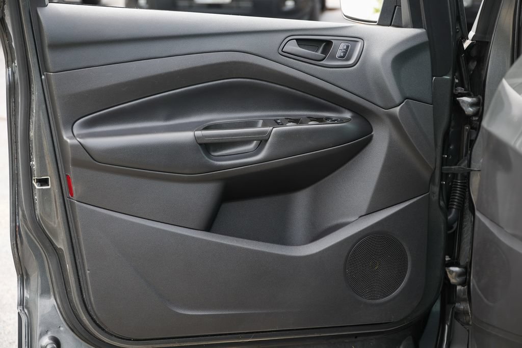 Used 2017 Ford Escape SE w/ SE Sport Appearance Package FWD image 4