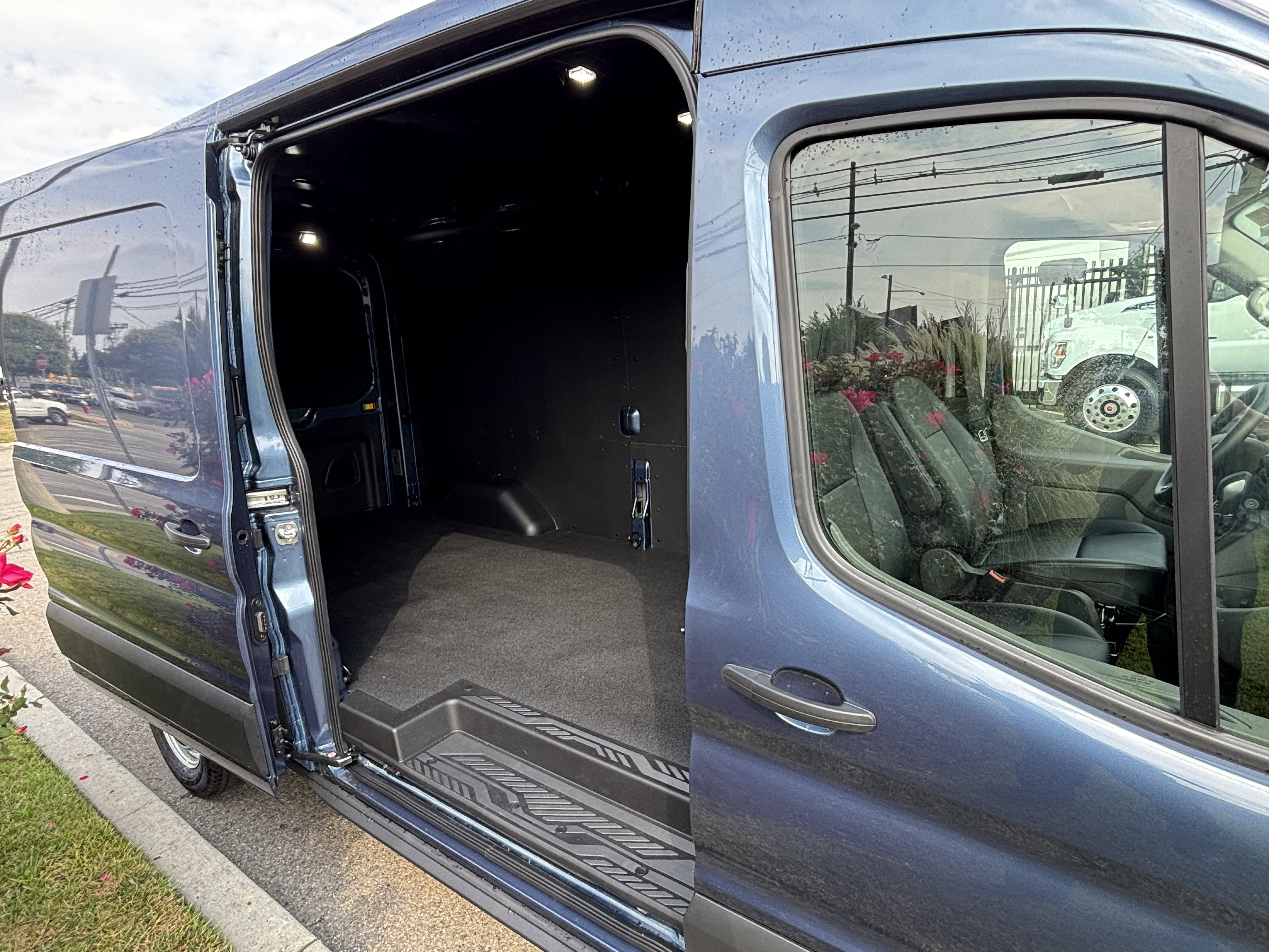 New 2025 Ford Transit 250 148 Medium Roof image 5