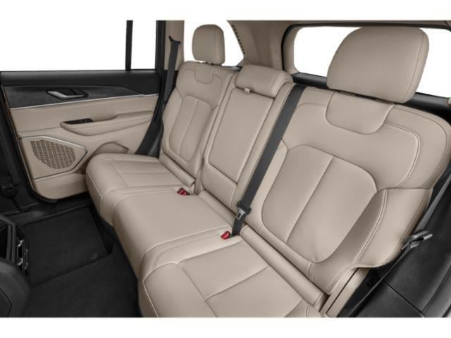 Used 2022 Jeep Grand Cherokee Overland AWD/4WD image 13
