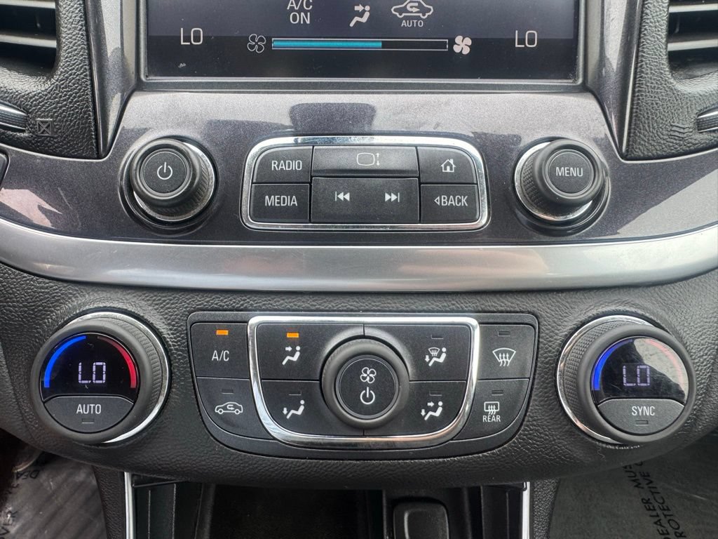 Used 2018 Chevrolet Impala LT FWD image 17