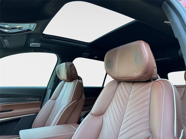 New 2026 Cadillac Vistiq Platinum w/ LPO, Floor Liner Package image 17