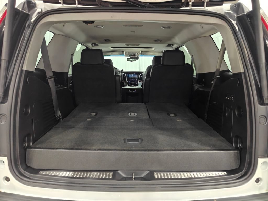 Used 2019 Cadillac Escalade Luxury AWD/4WD image 36