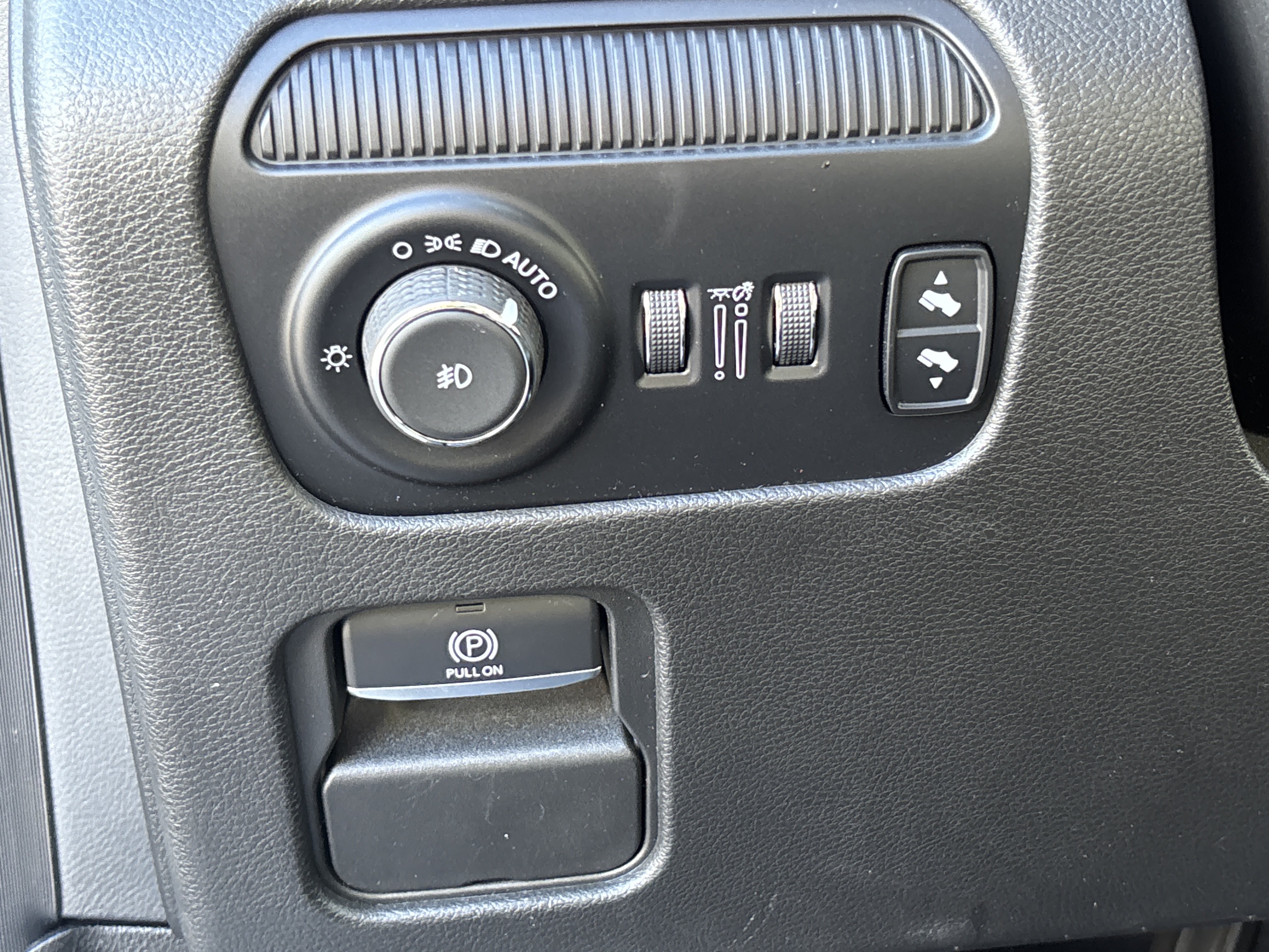 Used 2022 Jeep Wagoneer Series III AWD/4WD image 37