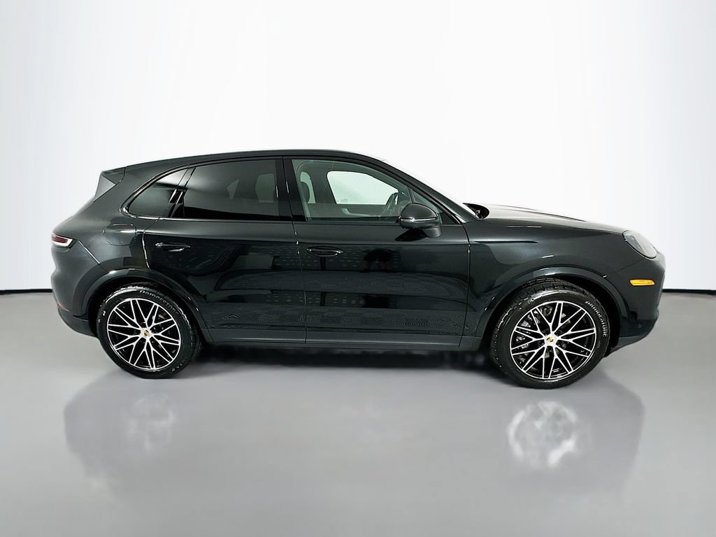 Certified 2024 Porsche Cayenne AWD/4WD image 8