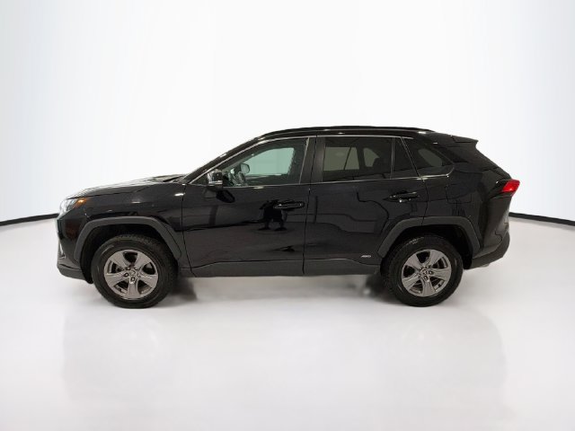 Certified 2022 Toyota RAV4 XLE w/ XLE Grade Weather Package AWD/4WD image 4