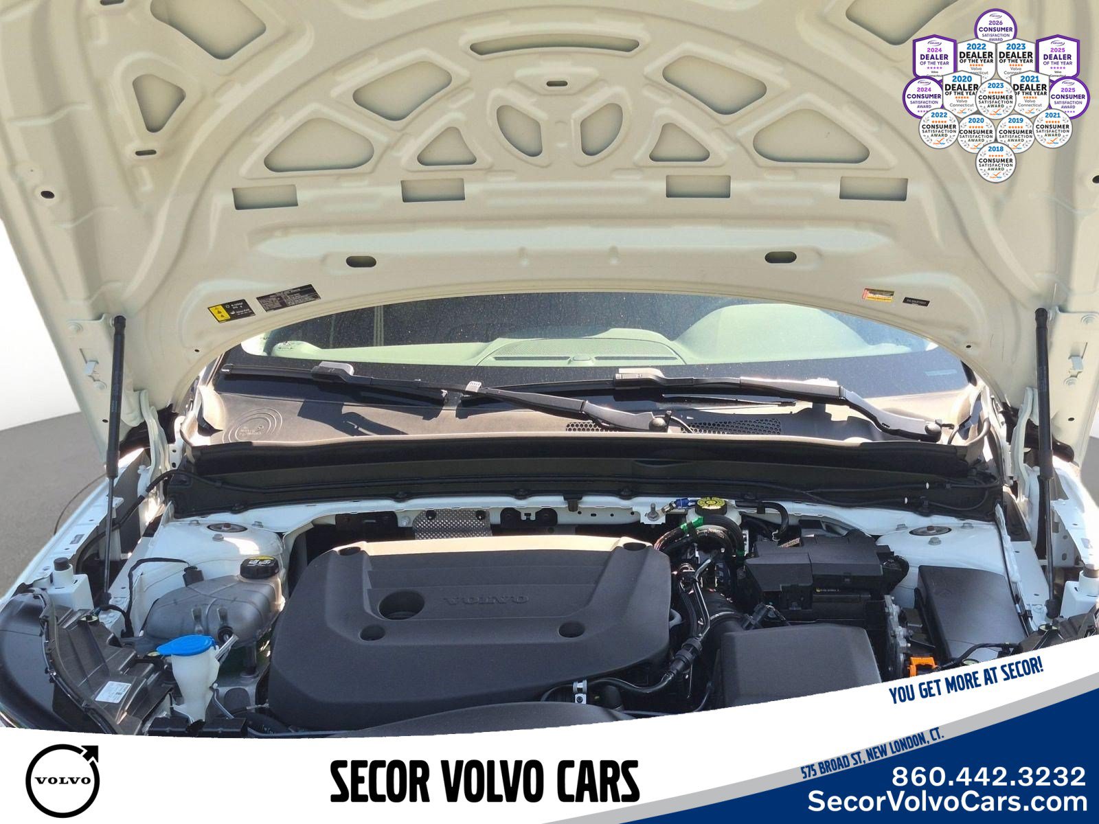 Certified 2023 Volvo XC40 B5 Plus w/ Protection Package Premier AWD/4WD image 29