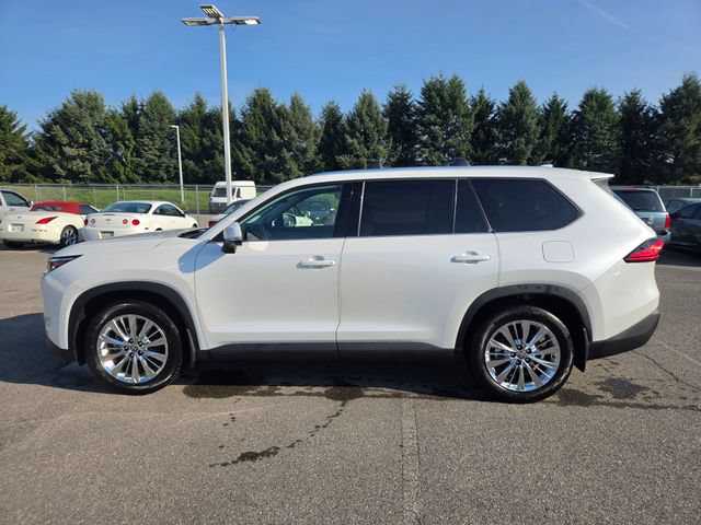 Used 2024 Toyota Grand Highlander AWD image 13