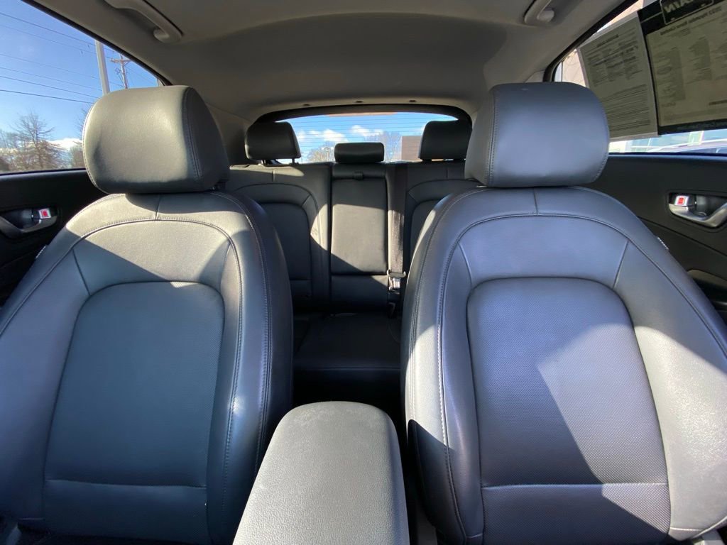 Used 2022 Hyundai Kona Limited image 32