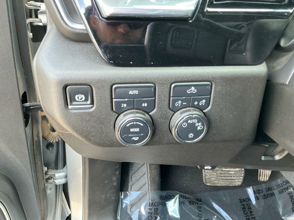 Used 2025 Chevrolet Silverado 1500 LT AWD/4WD image 18