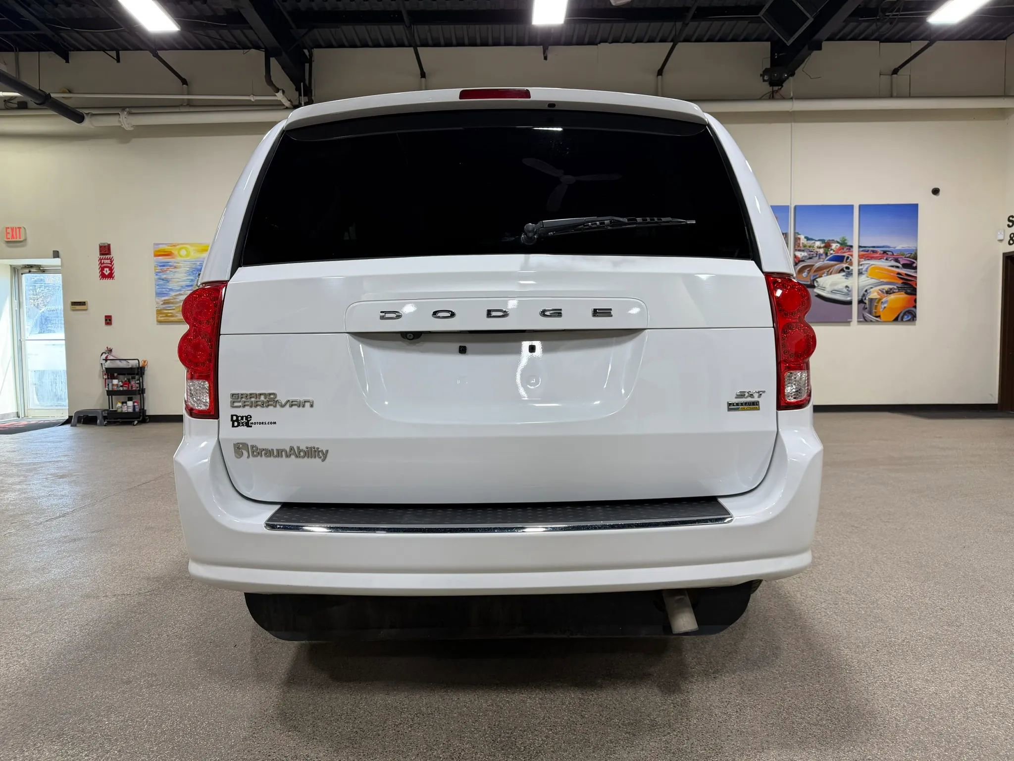 Used 2019 Dodge Grand Caravan SXT FWD image 7