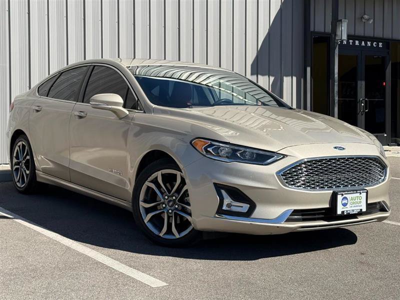 Used 2019 Ford Fusion Titanium FWD image 3