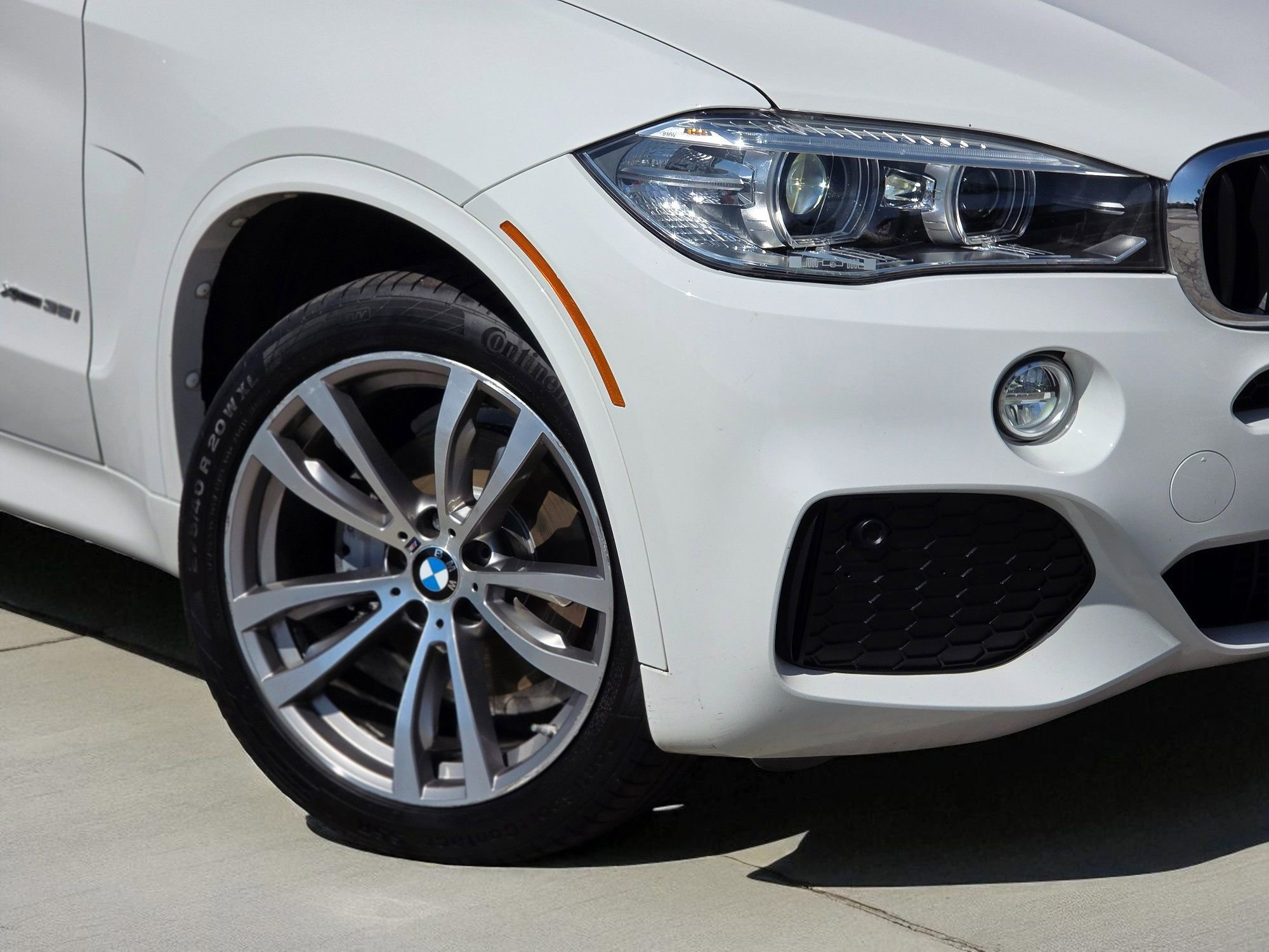Used 2017 BMW X5 xDrive35i w/ M Sport Package image 4
