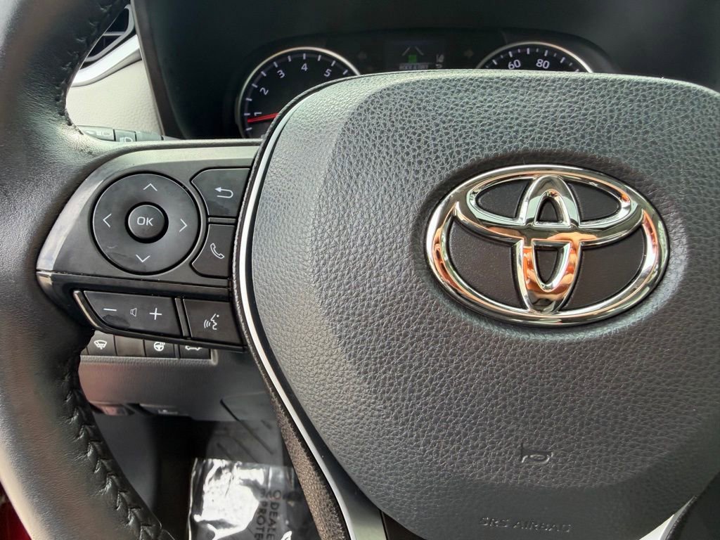 Used 2020 Toyota RAV4 XLE w/ Convenience Package image 18