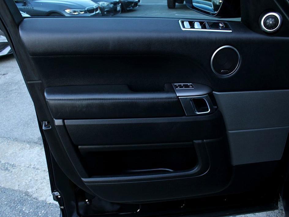 Used 2018 Land Rover Range Rover Sport HSE image 8